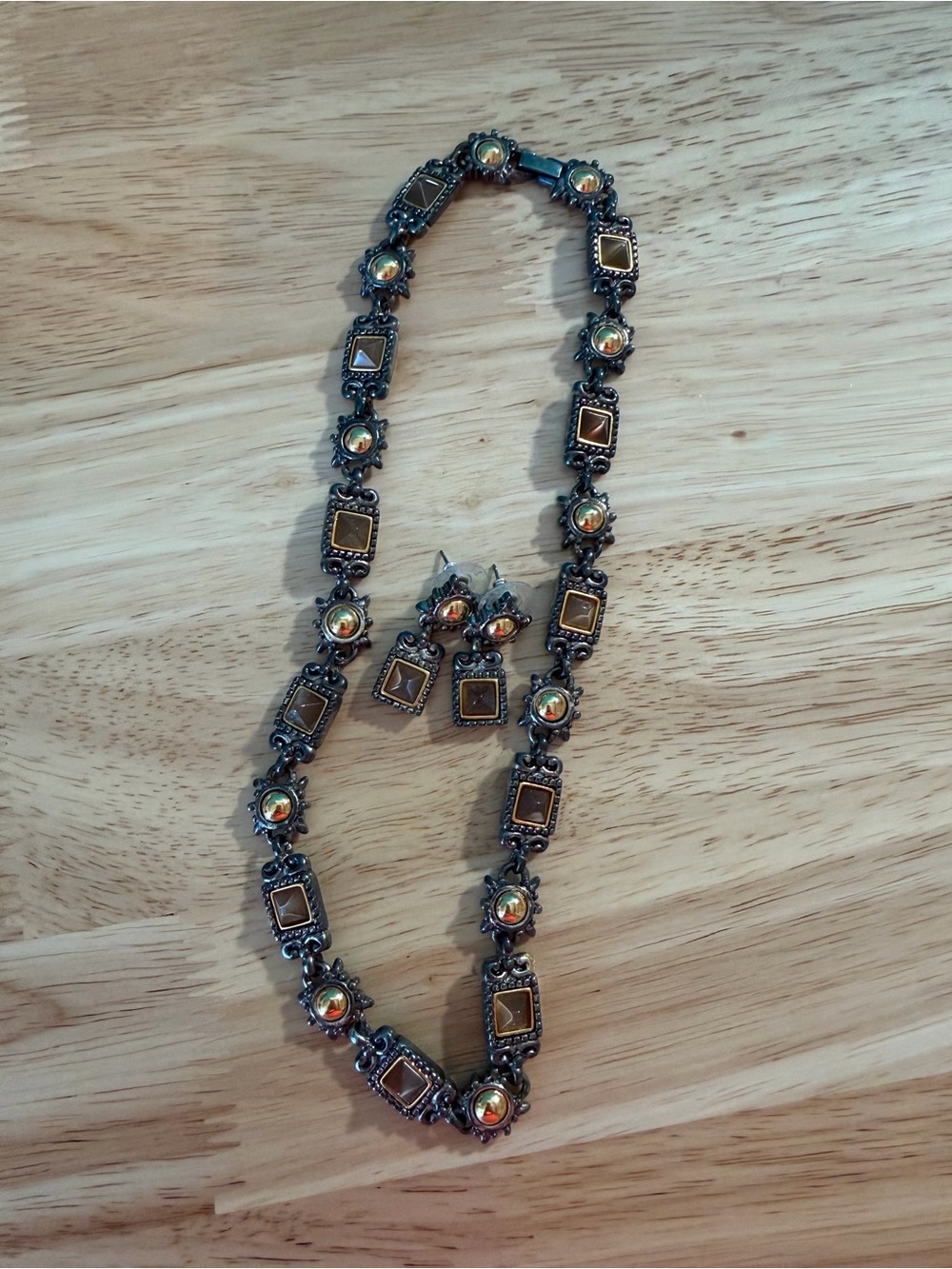 Premier Designs Vintage-Inspired Brown  & Gold Necklace & Earring Costume Set